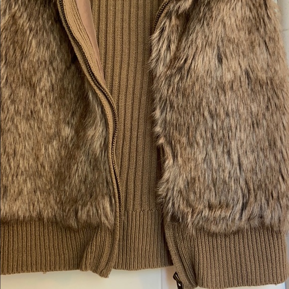 Faux fur vest - Picture 2 of 3